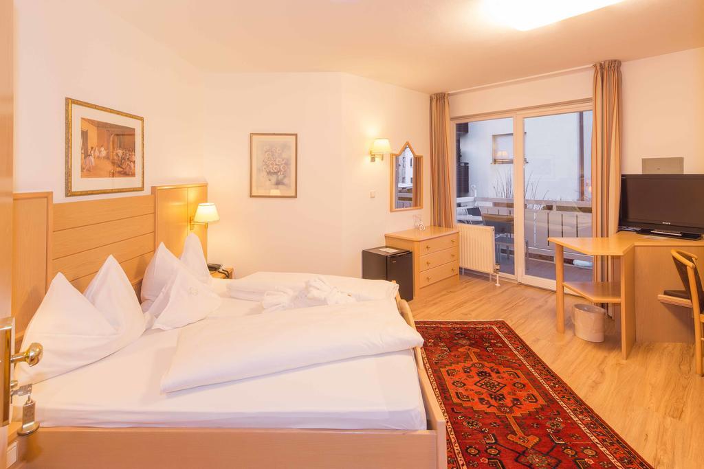 Hotel Goldenes Roessl-Adults Only Bressanone Esterno foto