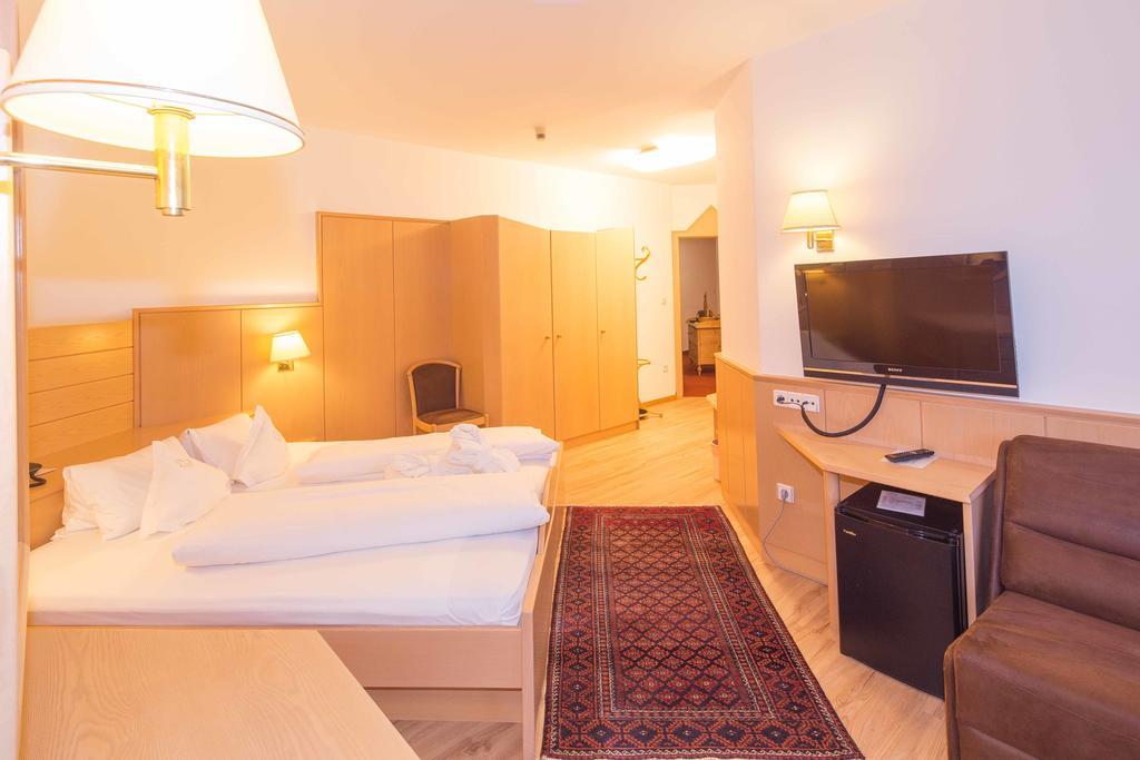 Hotel Goldenes Roessl-Adults Only Bressanone Esterno foto