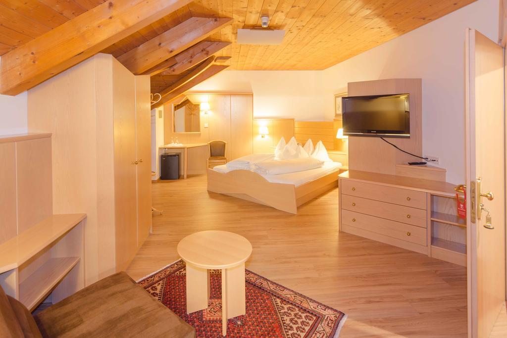 Hotel Goldenes Roessl-Adults Only Bressanone Esterno foto