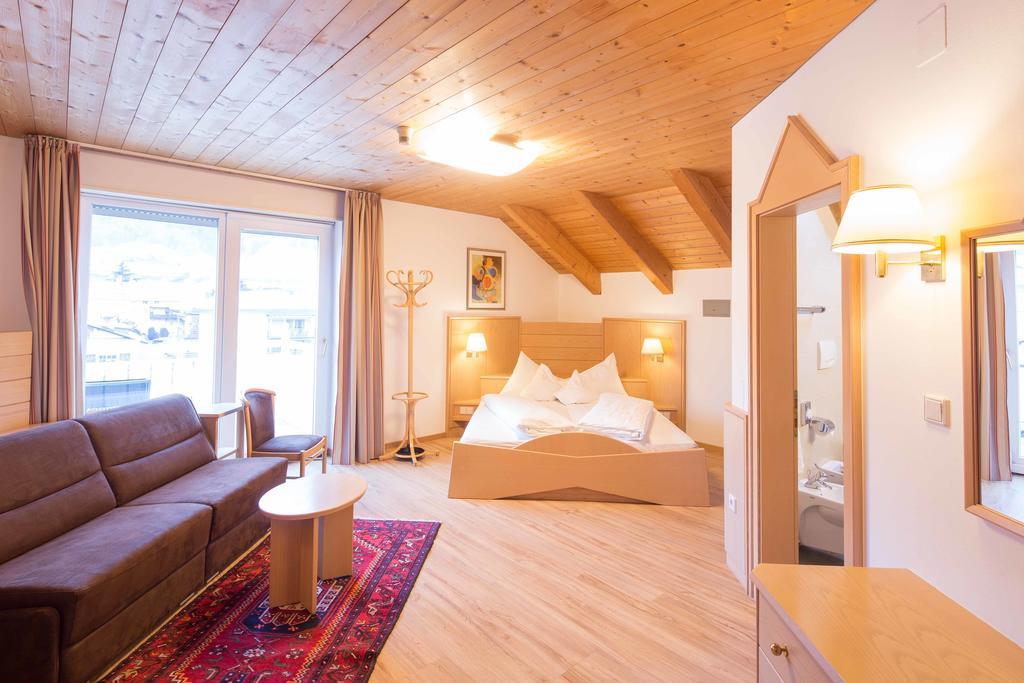 Hotel Goldenes Roessl-Adults Only Bressanone Esterno foto